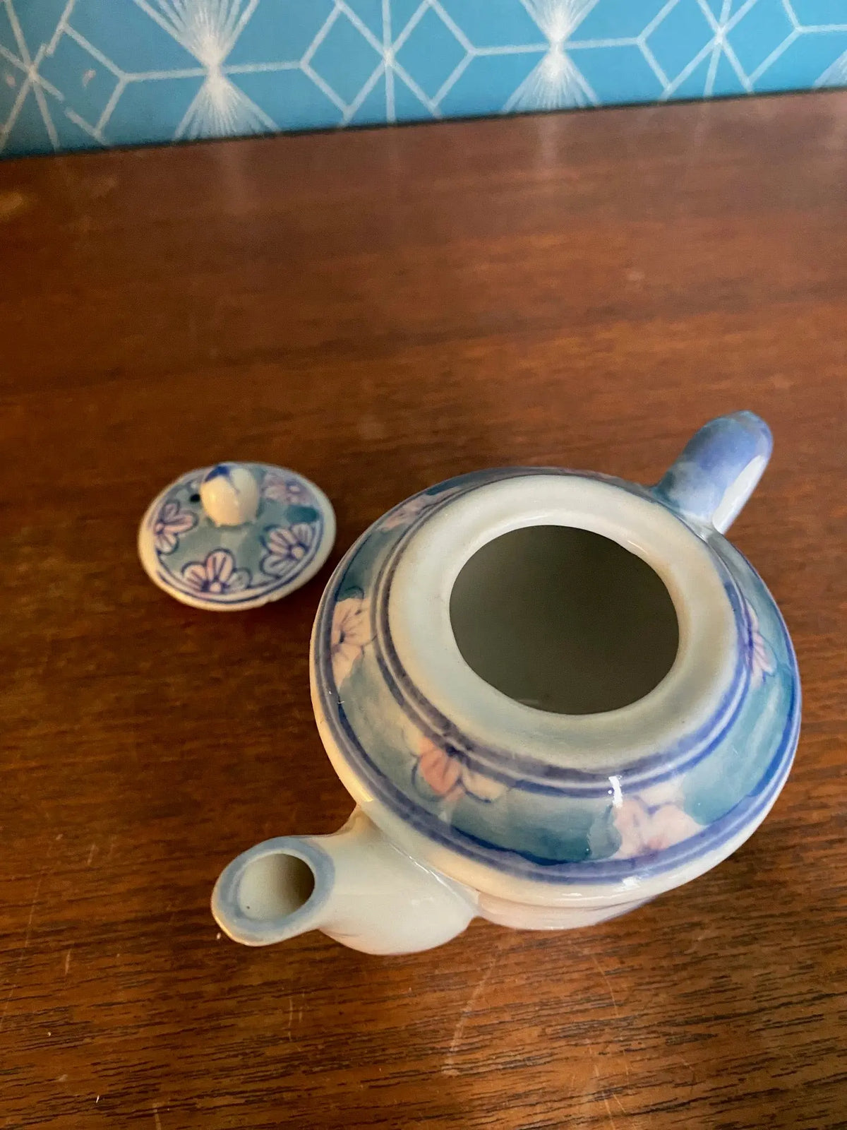 Porcelaine Chinoise, théière, Tasse et Sous-tasse en Porcelaine blanche d'Asie. Antiquités de France