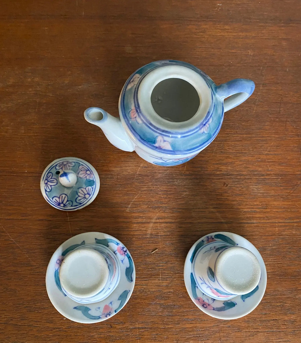 Porcelaine Chinoise, théière, Tasse et Sous-tasse en Porcelaine blanche d'Asie. Antiquités de France