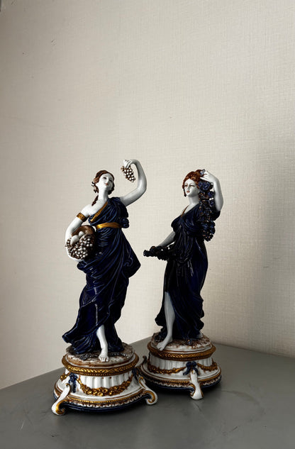 Statuettes allégorique en Porcelaine Capodimonte de Tiche, signées Gallotti Bleu Cobalt et or 33cm