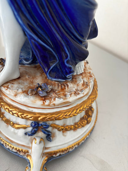 Statuettes allégorique en Porcelaine Capodimonte de Tiche, signées Gallotti Bleu Cobalt et or 33cm