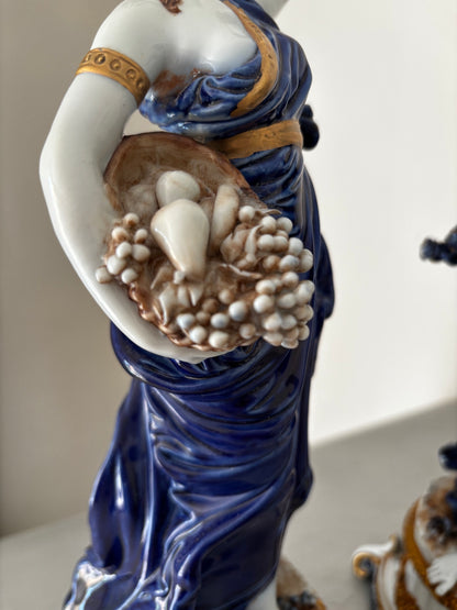Statuettes allégorique en Porcelaine Capodimonte de Tiche, signées Gallotti Bleu Cobalt et or 33cm