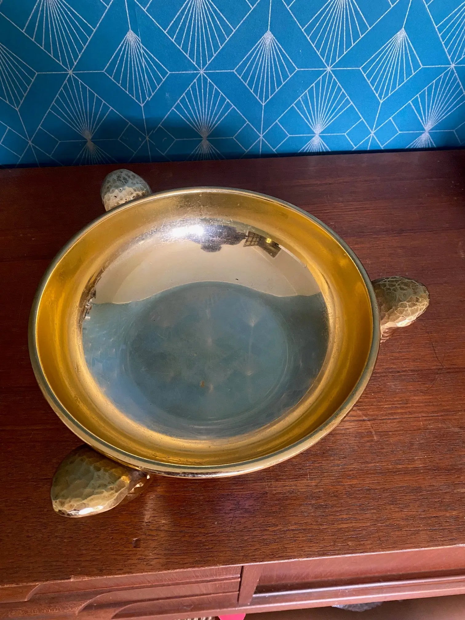 Centre de table art déco, à décors de trompes, dorée à l'or fin, et bleue, 1920 Antiquités de France