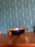 Centre de table art déco, à décors de trompes, dorée à l'or fin, et bleue, 1920 Antiquités de France