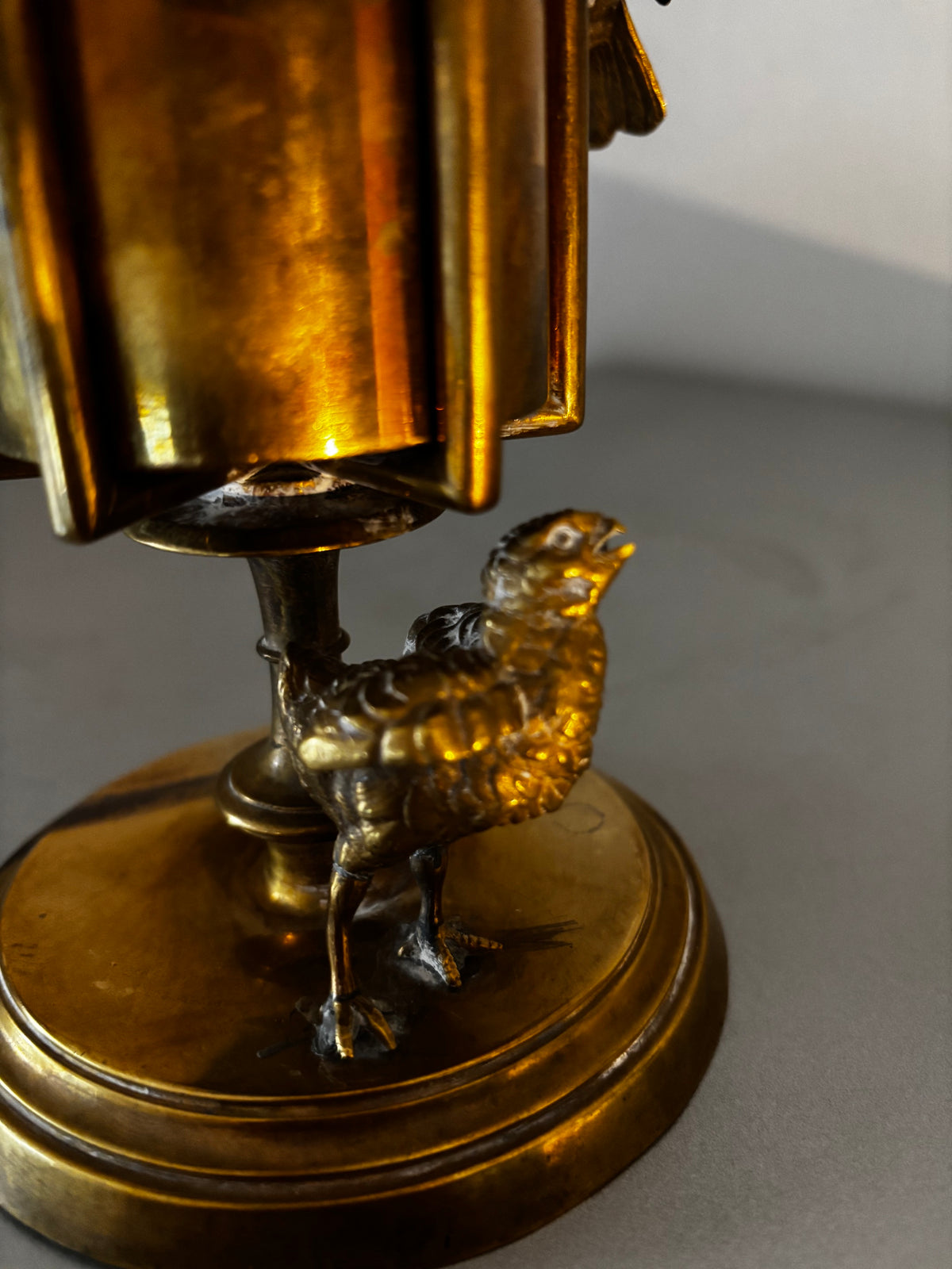 Pyrogène ancien XIXème - Porte Allumettes Laiton et Bronze Ciselé Oiseaux Chanteurs.