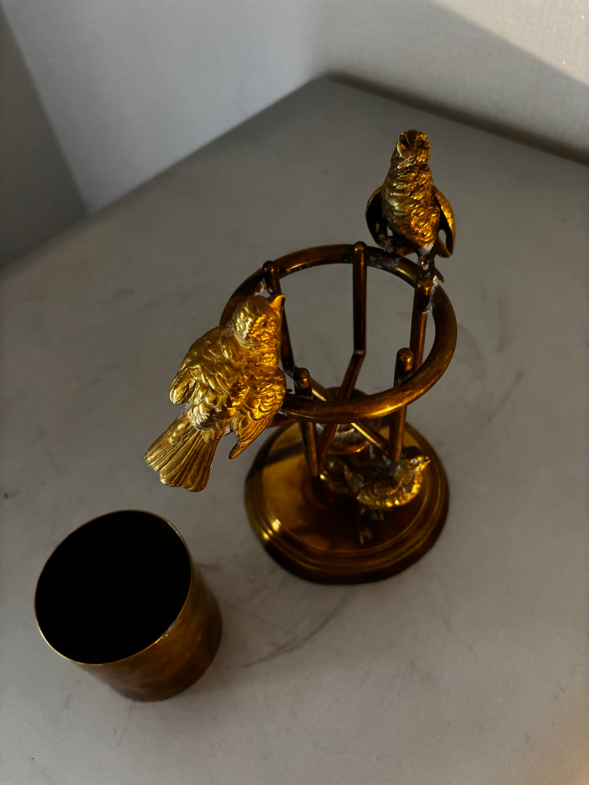 Pyrogène ancien XIXème - Porte Allumettes Laiton et Bronze Ciselé Oiseaux Chanteurs.