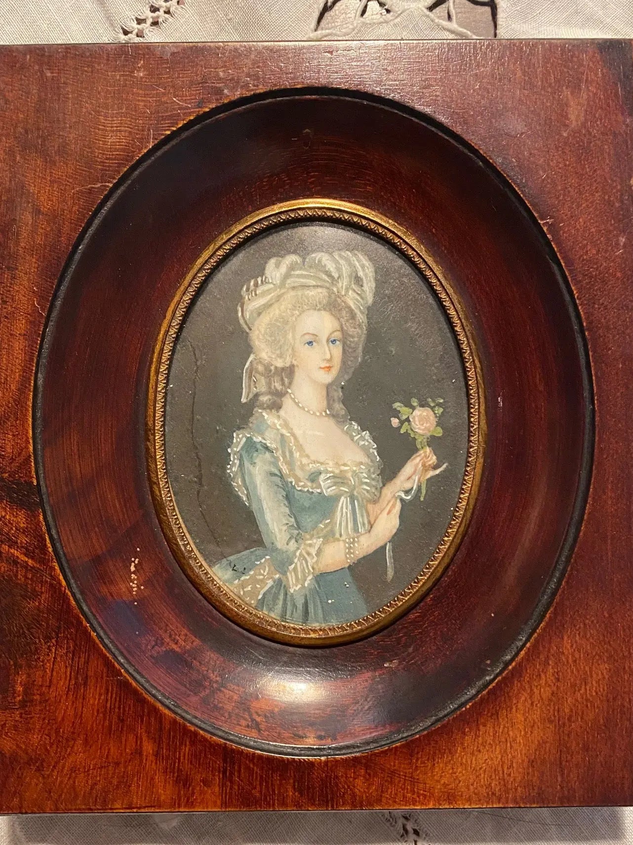 Portrait miniature ancien XIXe, Portrait Marie Antoinette à la gouache sur os, école Française XIXe.