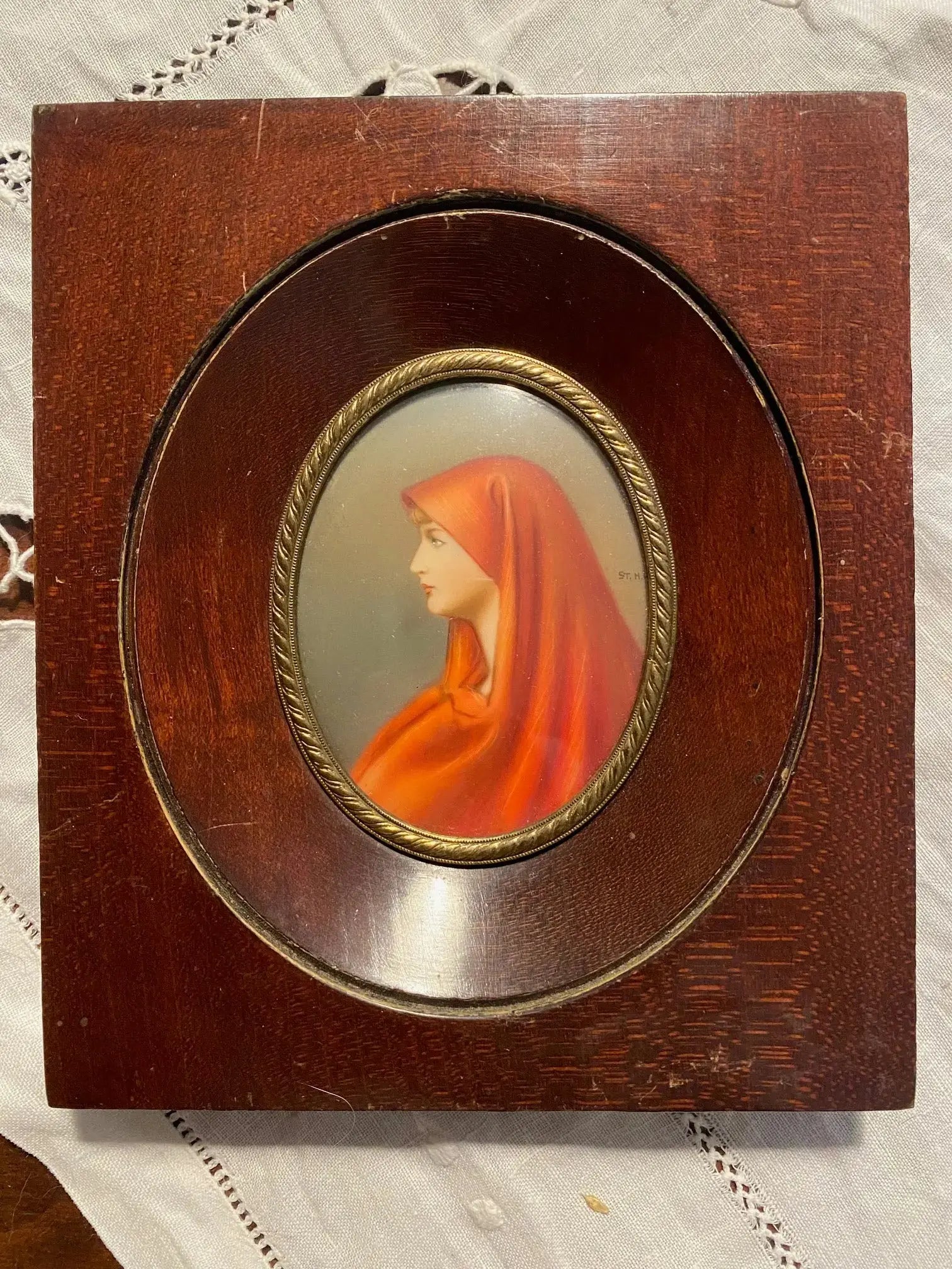 Portrait miniature XIXème – femme au voile rouge, huile, école française, signé-{{shop name}}