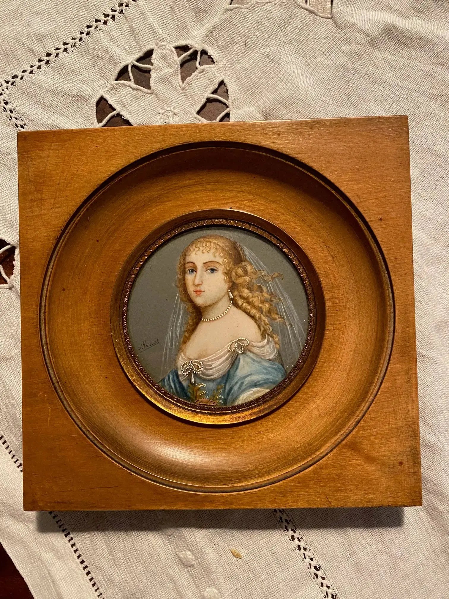 Miniature ancienne école Française du XIXe, signé, Margueritte de La Sablière. Antiquités de France
