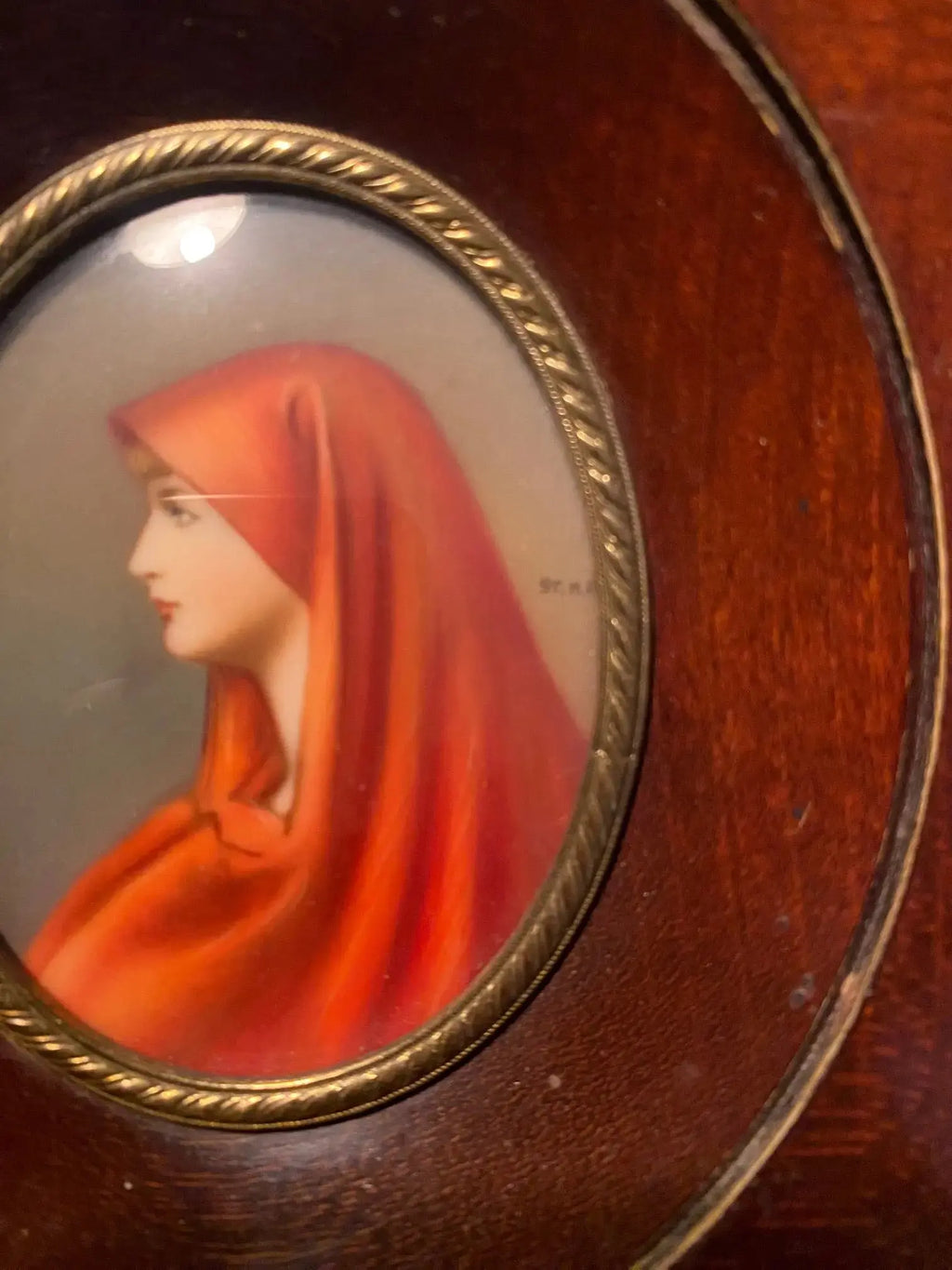 Portrait miniature XIXème – femme au voile rouge, huile, école française, signé-{{shop name}}