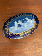 Bonbonnière Camille Tharaud Limoges – porcelaine bleue, camée chérubins, rare 17-{{shop name}}