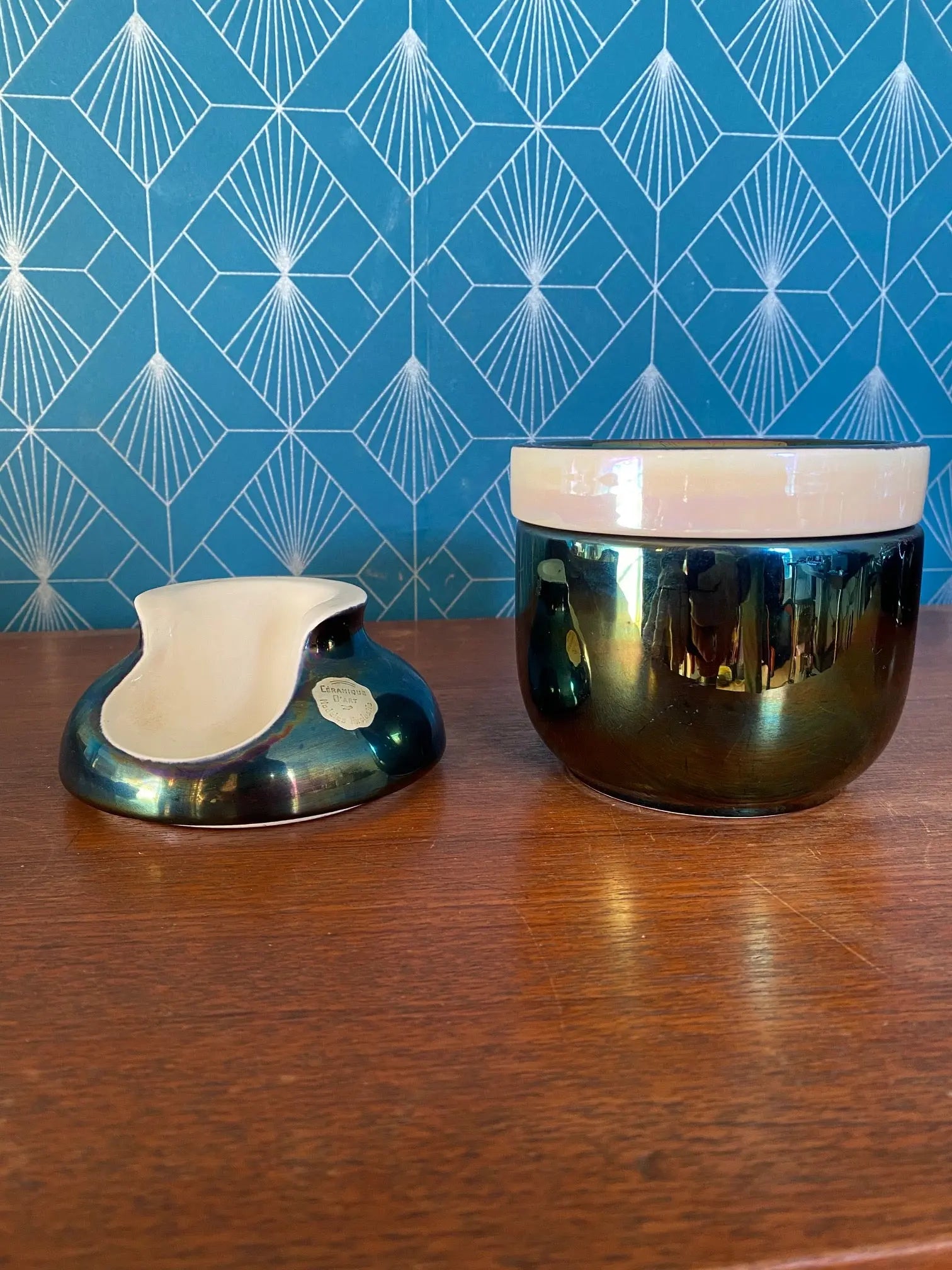Céramique Française vintage, reflets métalliques irisés. 2 nécessaires de fumeurs, numérotées. Antiquités de France