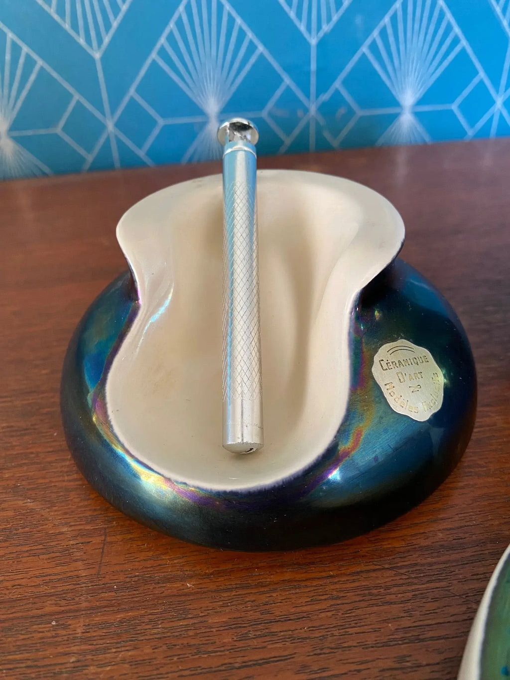 Céramique Française vintage, reflets métalliques irisés. 2 nécessaires de fumeurs, numérotées. Antiquités de France