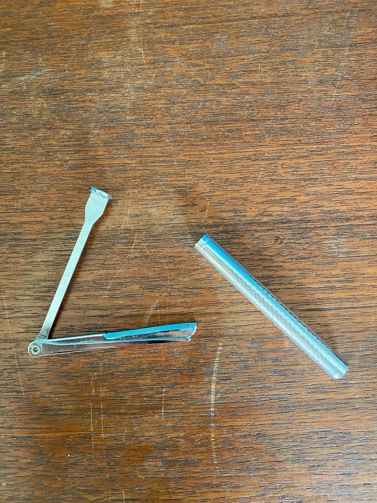 Céramique Française vintage, reflets métalliques irisés. 2 nécessaires de fumeurs, numérotées. Antiquités de France