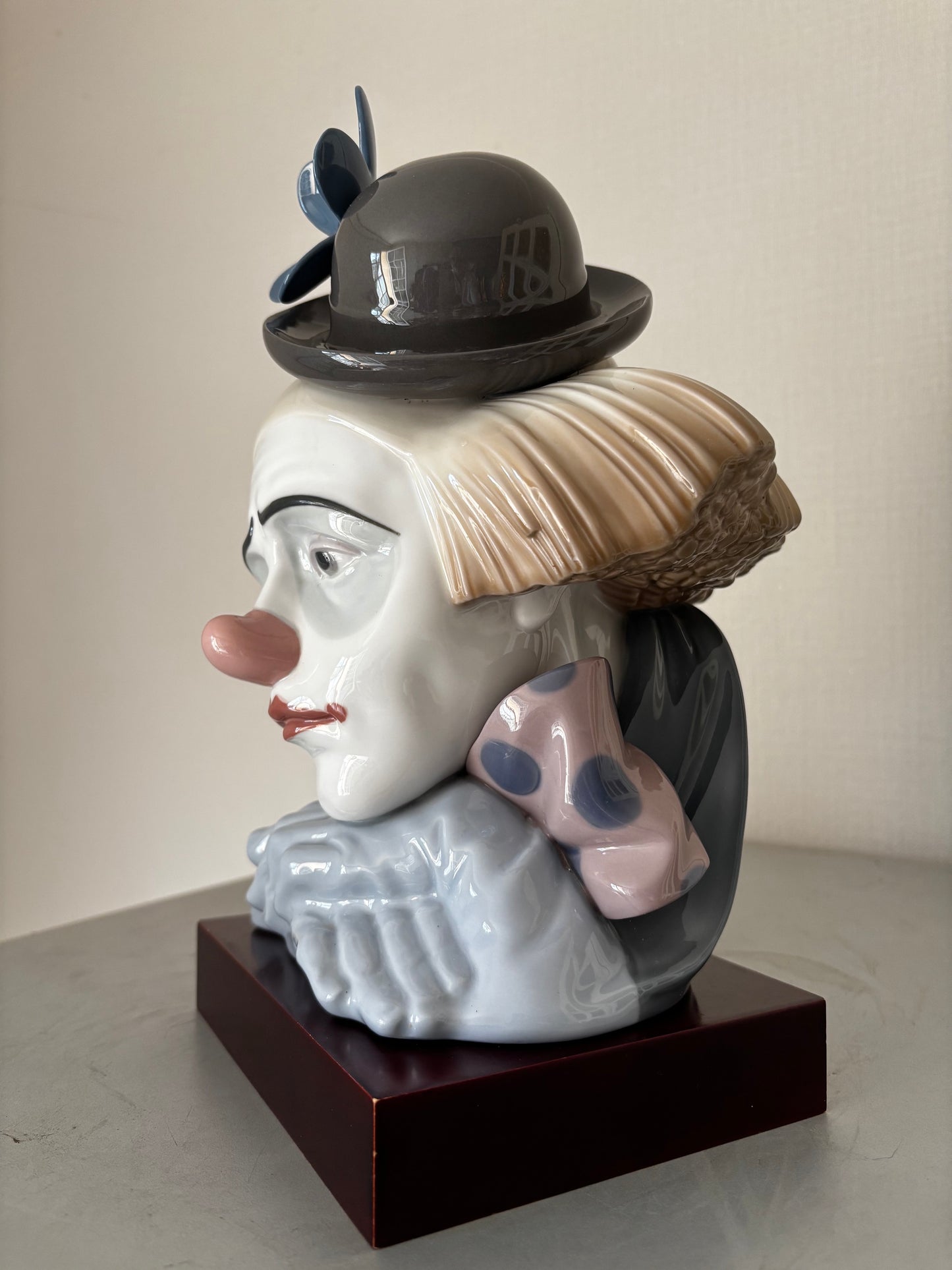 Bustes de Clowns Tristes en Porcelaine Lladró par José Puche (31 cm & 27 cm) – Pièces Vintage.