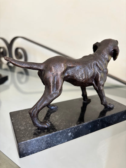 Sculpture en Bronze Animalier Art Déco – Chien de Chasse en Alerte (H 12 cm)