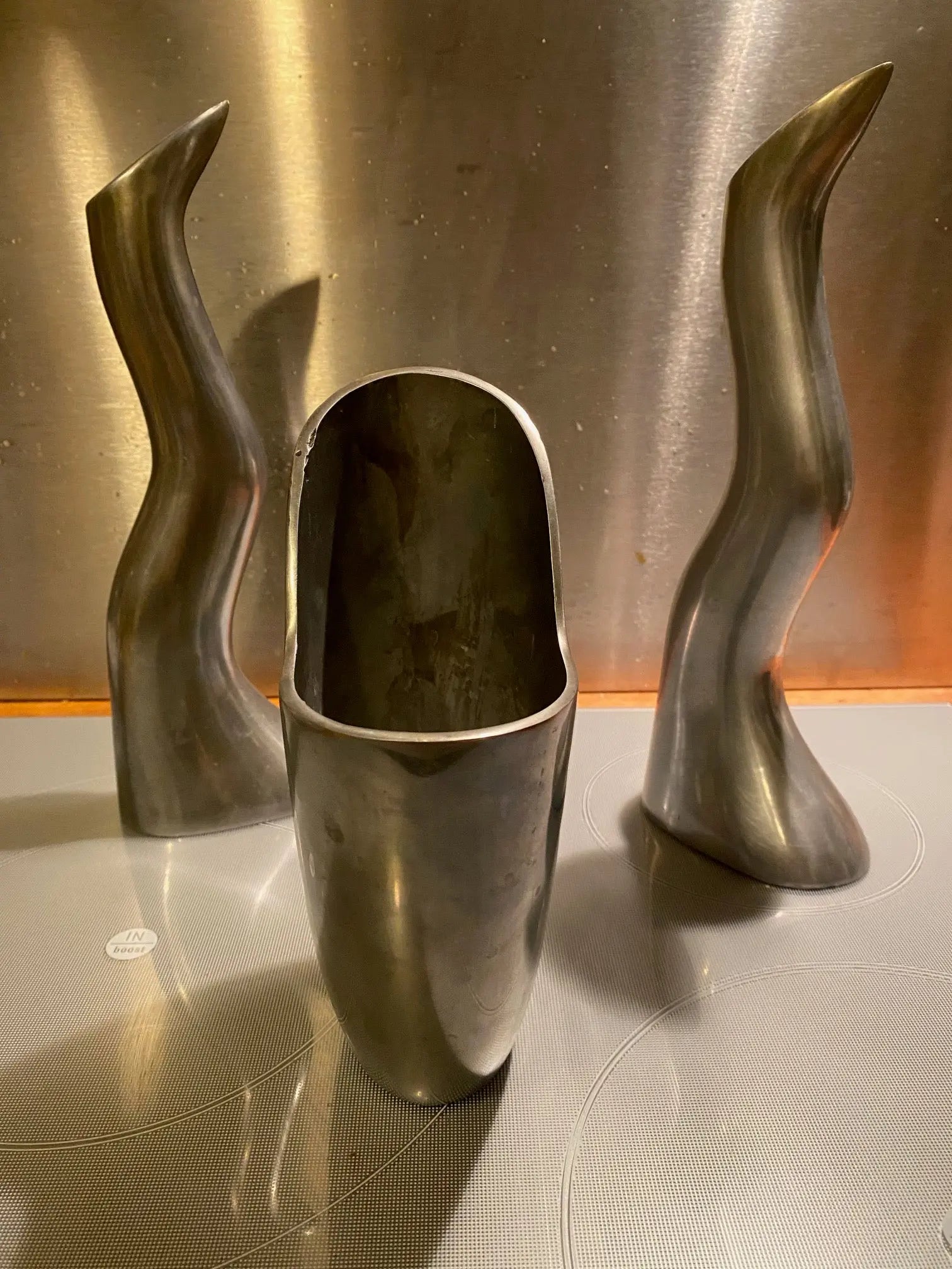 Vase design, bougeoirs design, Anna Efverlund, bel ensemble des années 80. Antiquités de France