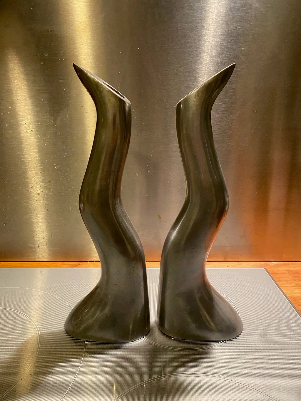 Vase design, bougeoirs design, Anna Efverlund, bel ensemble des années 80. Antiquités de France