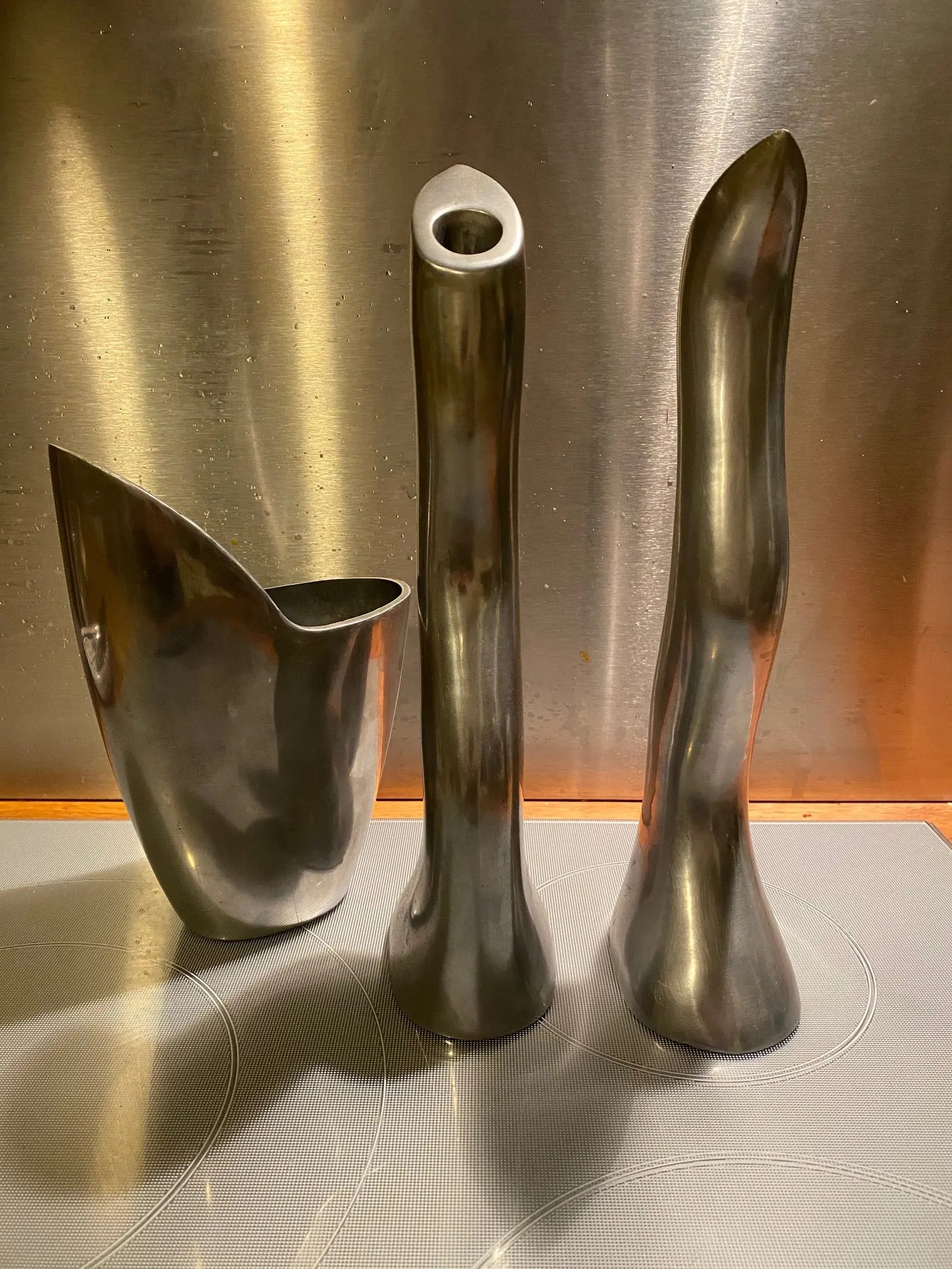 Vase design, bougeoirs design, Anna Efverlund, bel ensemble des années 80. Antiquités de France