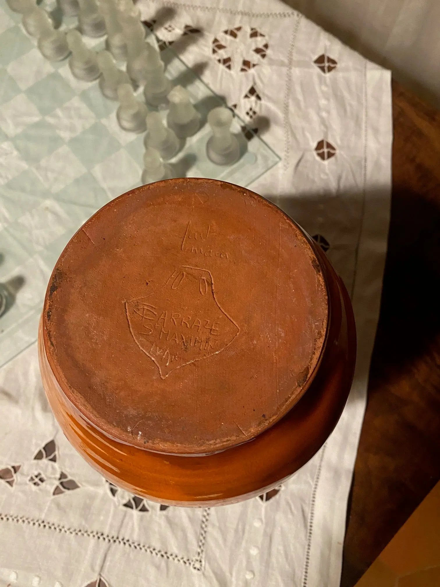 Pichet ancien signé, en céramique émaillée, St Maximin. Milieu XXème. Antiquités de France