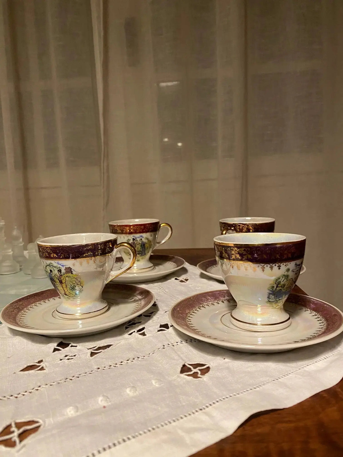Lot tasses et sous-tasses Guy en porcelaine XIXème – décor Japonais irisé-{{shop name}}