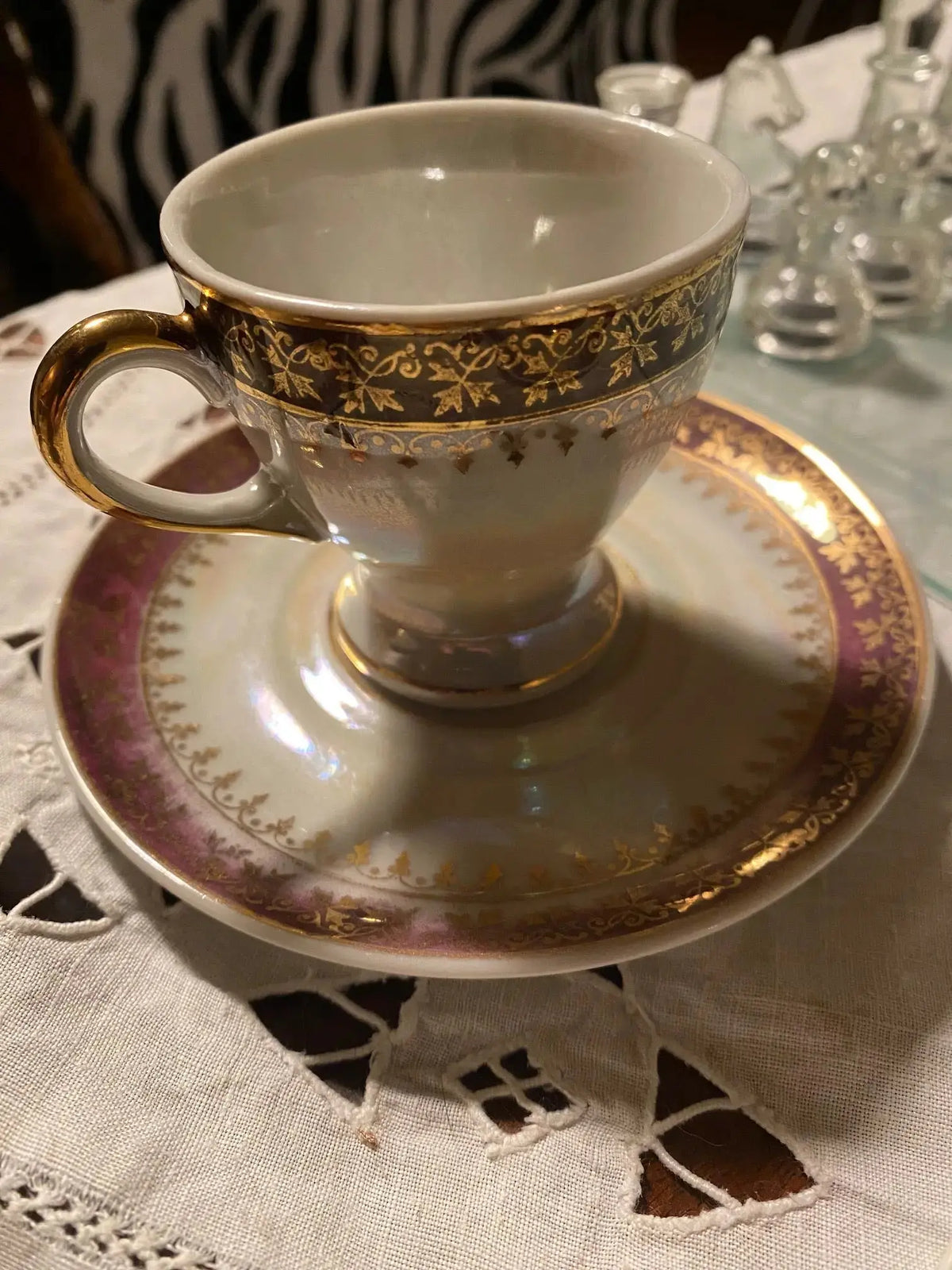 Lot tasses et sous-tasses Guy en porcelaine XIXème – décor Japonais irisé-{{shop name}}
