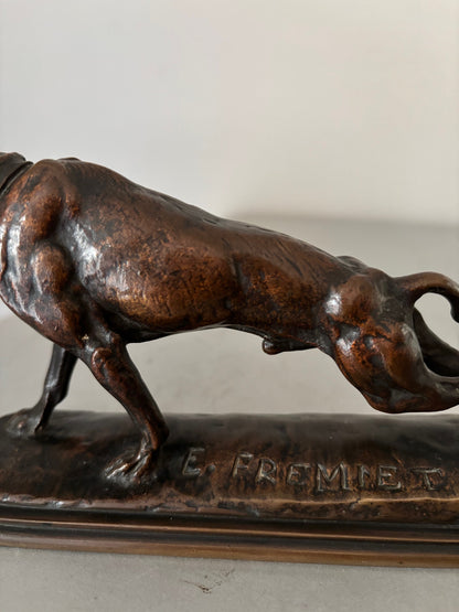 Sculpture Bronze Animalier XIXe – Lévrier qui s'étire par Emmanuel Frémiet (20 cm)