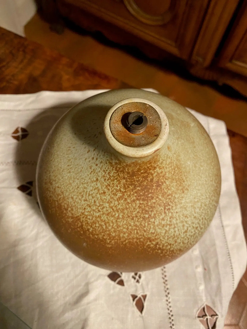 Ancien pied de lampe signé, forme boule grès pyrite, poterie vintage de 1970. Antiquités de France