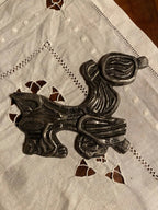 Sculpture animalière en bronze, bas-relief, chien en bronze , patine argenté. Antiquités de France