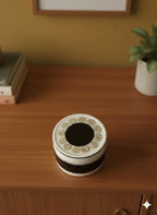Royal Copenhagen, boîte à pilules en porcelaine blanche. Numérotée.-{{shop name}}