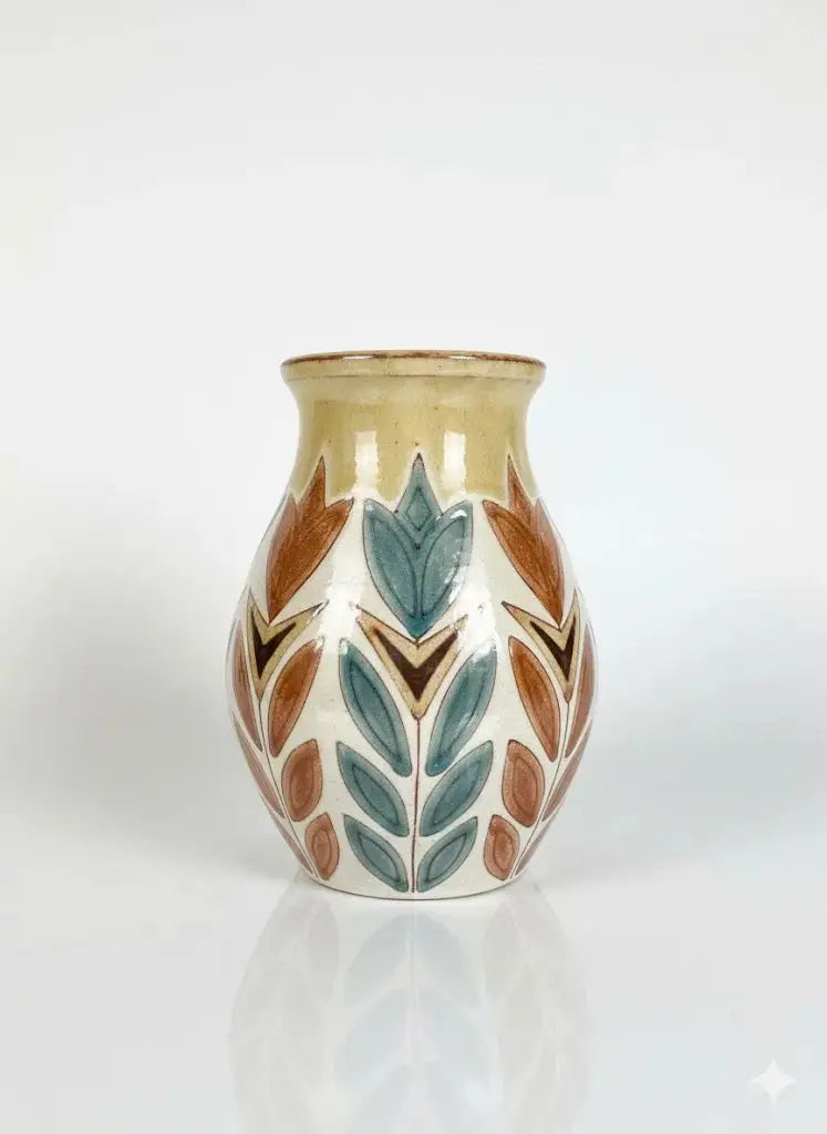 Vase ancien signé Malarmey, décors cloisonné de tulipes bleues et ocres. 1950-{{shop name}}