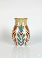 Vase ancien signé Malarmey, décors cloisonné de tulipes bleues et ocres. 1950-{{shop name}}