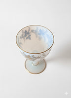 Verre à Vin Antique Sèvres – Verre Opalescent & Décor Floral Doré Art Déco – 14 cm - Antiquités de France