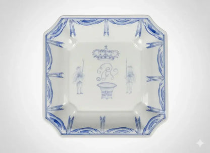 Assiette chinoise du XIXe siècle à couronne monogrammée - Antiquités de France