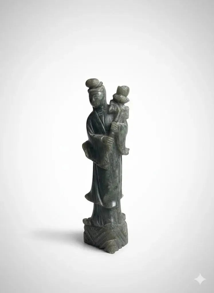 Statuette Chinoise ancienne, sujet en pierre dure verte. Japon, Chine, Asie.-{{shop name}}